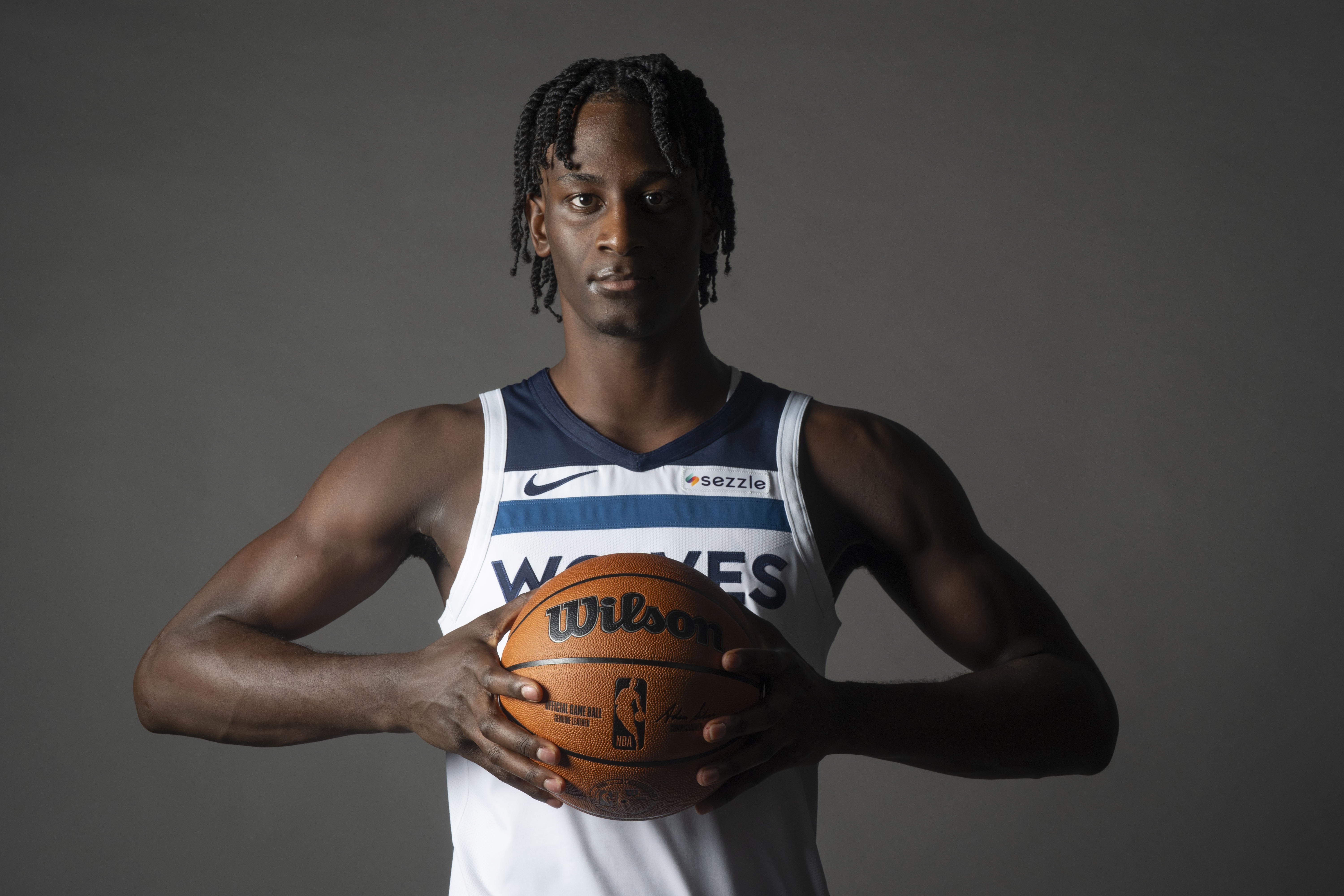 森林狼官方：莱昂纳德-米勒获准参加5对5 今天能出战龙狮